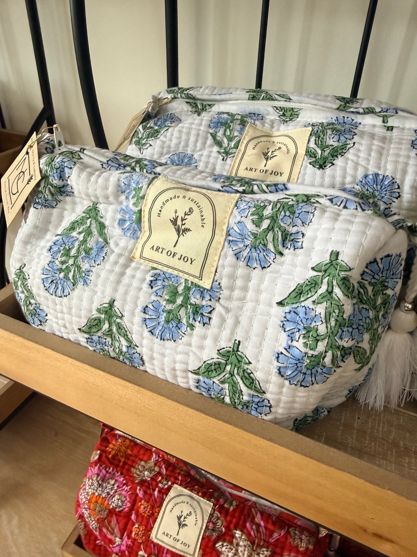 Quilted Toiletry Travel Bag-MEDIUM