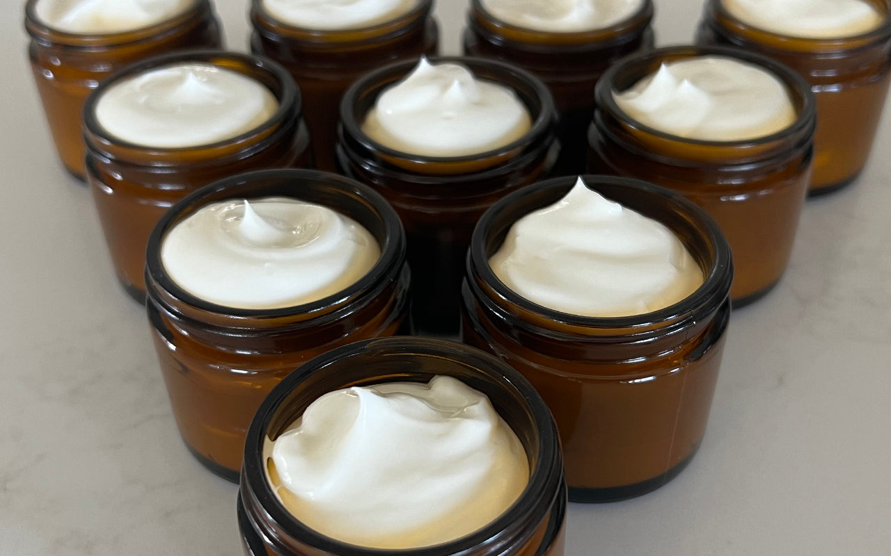 YOUTH  Face Moisturizer Heal & Hydrate